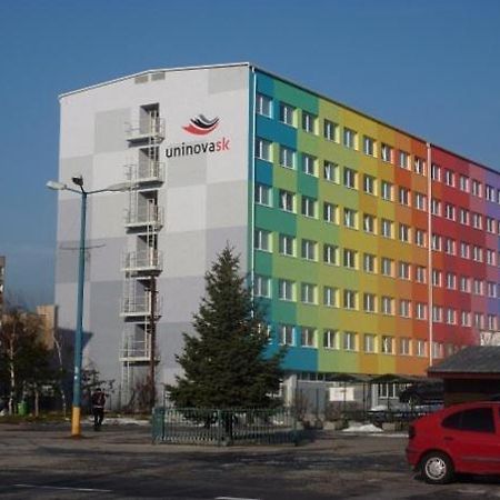 Uninova Hostel Братислава Экстерьер фото